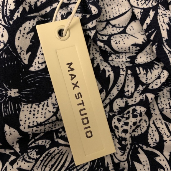 Max Studio Women'sPrinted Matte Blouse - Picture 5 of 7